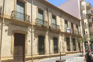 Los dos edificios unidos tienen catalogada la fachada.