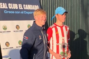 Juanjo Fernández siempre recoge los premios en rojiblanco.