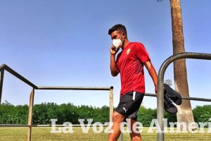 Curro Sánchez llegando al Mediterráneo.