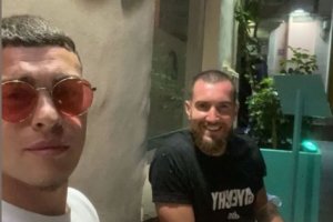 Yanis y Peybernes cenando juntos en Almería este sábado.