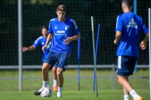 Édgar González en un entrenamiento con el Oviedo, su último equipo.