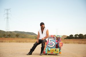 Miguel Campello posa para su álbum \'5\'.