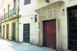 La casa de los leones, del siglo XVII, es la más antigua que se conserva en la manzana del Rincón de Espronceda.