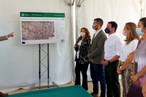 Personalidades asistentes a la presentación del proyecto.