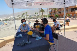 El portavoz del equipo de Gobierno de Adra, José Crespo, junto a Fran García