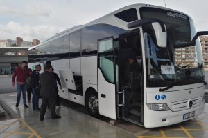 Trasbordo en bus para ir a la estación de Huércal.