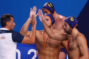 Los jugadores españoles celebran la victoria.