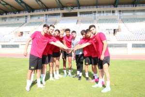 Los jugadores asimilar la carga de entrenamiento con una sonrisa.