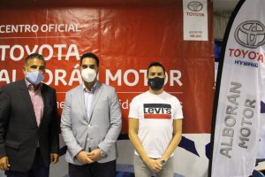 Alejandro Bouza, primero por la izquierda, en un acto en Alborán Motor.
