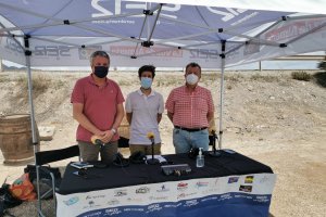 El delegado de Salud, el periodista Guillermo Mirón y el alcalde pulpileño, Juan Pedro García.