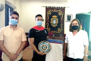 Reconocimiento al deportista nijareño Roberto Durán.