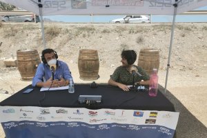 El concejal pulpileño Pedro Jesús Martínez repasó junto a Guillermo Mirón el dospositivo de limpieza en Terreros, con especial cuidado del entorno.