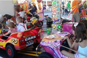 Atracción infantil de feria montada en el recinto en ediciones anteriores