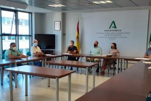 La delegada territorial de Desarrollo Sostenible se reunió con las asociaciones jacobeas de Almería.