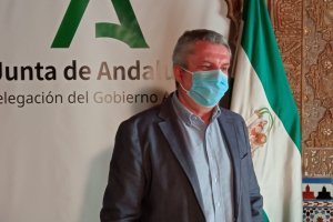 Juan de la Cruz Belmonte, delegado de Salud.