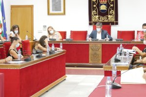 El Pleno de la Corporación Municipal aprueba por unanimidad el pliego de condiciones para la cesión de estos espacios.