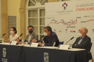 Luis Guillén en la presentación de La Vuelta en la Diputación.