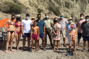 Voluntarios custodian desde el pasado 5 de julio un nido de tortuga boba detectado en una playa de Mojácar