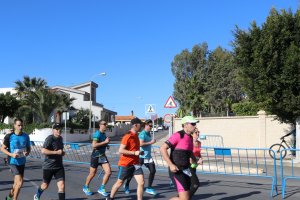 Unos corredores durante una carrera