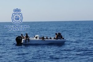 La patera quedó a la deriva.