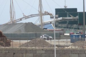 Una patrulla en el Muelle de Pechina