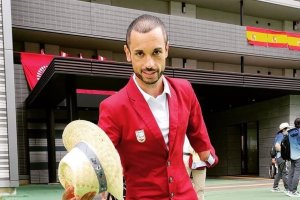 Jairo Ruiz se quita el sombrero por España.