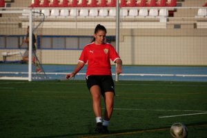 El encuentro se disputa a las 11:00 horas del domingo en el Estadio de la Juventud Emilio Campra.