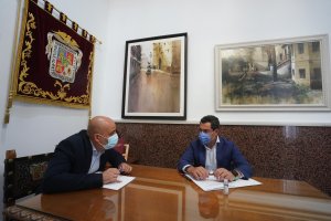 Reunión entre Juan Manuel Moreno y el alcalde Domingo Fernández.