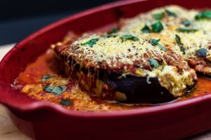 Berenjenas rellenas de carne. Foto: Melanie Dompierre / Pexels.