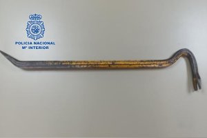 El detenido fracturaba las máquinas recaudadoras.