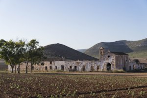 El Cortijo del Fraile es un edificio icónico del parque natural de Cabo de Gata-Níjar.