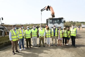 El ministro de Presidencia, Félix Bolaños, hace tres semanas durante una visita a las obras del AVE en Almería