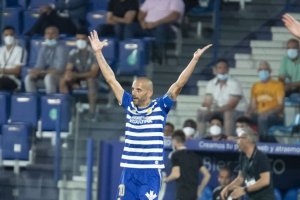 Es uno de los futbolistas que dan brillo a la categoría de plata del fútbol.