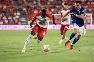 A un delantero top para un Almería aspirante hay que exigirle el máximo.