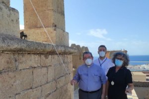 La campana de la Torre de la Vela de la Alcazaba ha vuelto a sonar.