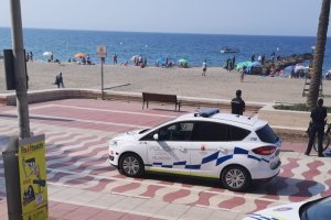 Agentes en el Paseo Marítimo