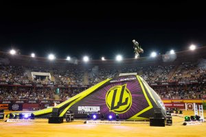 La Plaza de Toros de Roquetas aplaude a los campeones.