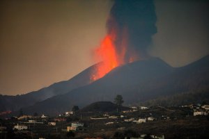El volcán de La Palma sigue muy activo.