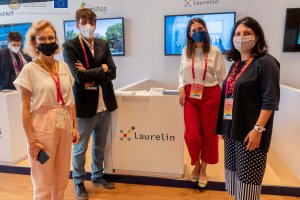 Equipo de investigación de Laurelin en la Expo de Dubai
