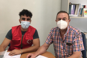Pablo Mellado, voluntario, y José Cristóbal Caparrós, médico jubilado.