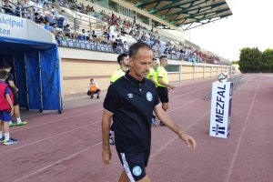 Fran Alcoy en el derbi ante el Pulpileño.
