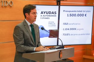 Paco Góngora, alcalde de El Ejido, haciendo balance de las ayudas entregadas.