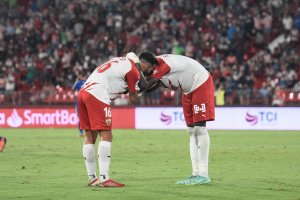 Hay que levantar la cabeza.