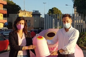 La Alcaldesa de Benahadux, Noelia Damián y Jorge Velázquez, Gerente del CRSII.