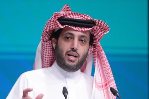 Turki Al-Sheikh cumple su tercera temporada a los mandos del Almería.