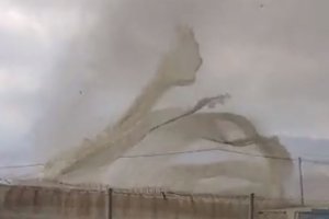 El tornado que se produjo en Níjar durante la tarde del viernes.