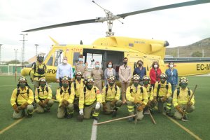 Autoridades junto a los profesionales del Plan Infoca.