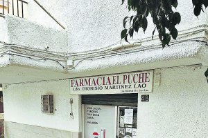 La farmacia de El Puche con gasolina para poder tener luz.