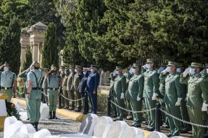 Homenaje a los caídos en el cementerio militar de Almería, dentro del Cementerio de San José