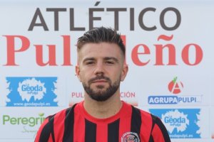 El lateral Emilio Iglesias ha repasado con LA VOZ la actualidad del equipo.